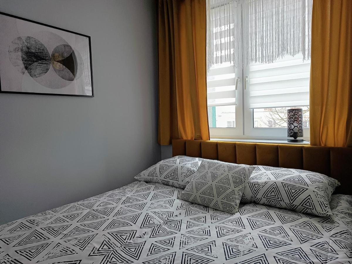Bursztynowy Apartament タルノフスキェ・グルィ エクステリア 写真