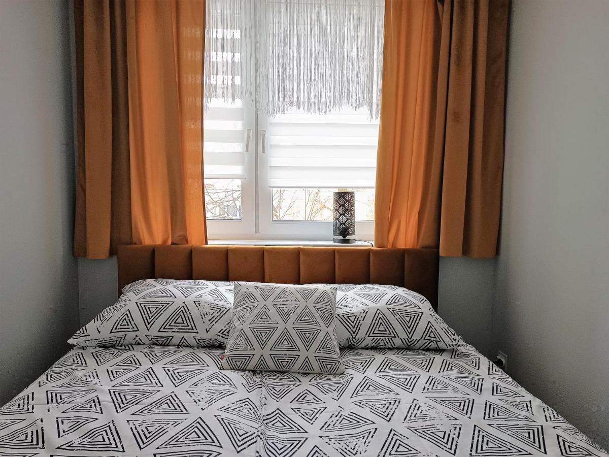 Bursztynowy Apartament タルノフスキェ・グルィ エクステリア 写真